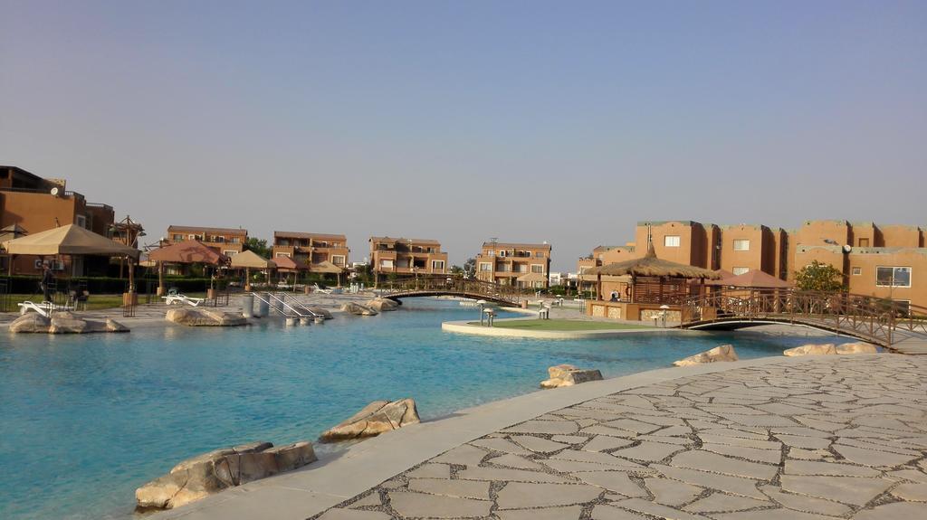 Three-Bedroom Garden Chalet At Marina Wadi Degla For Families Ain Sukhna Room photo